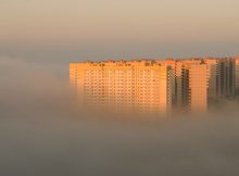 Дома ЖК Суворовского в тумане